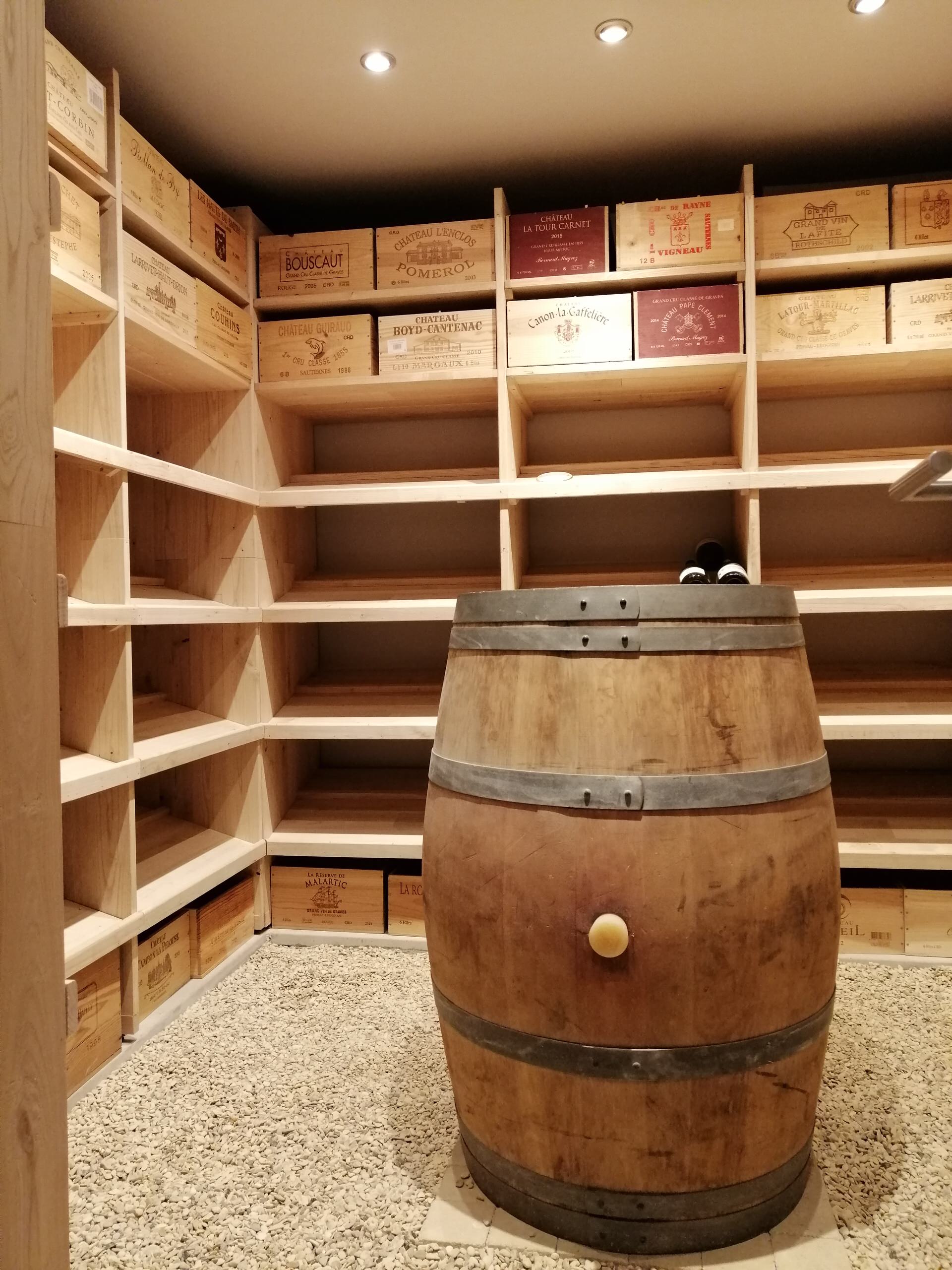 Cave à vins en châtaignier