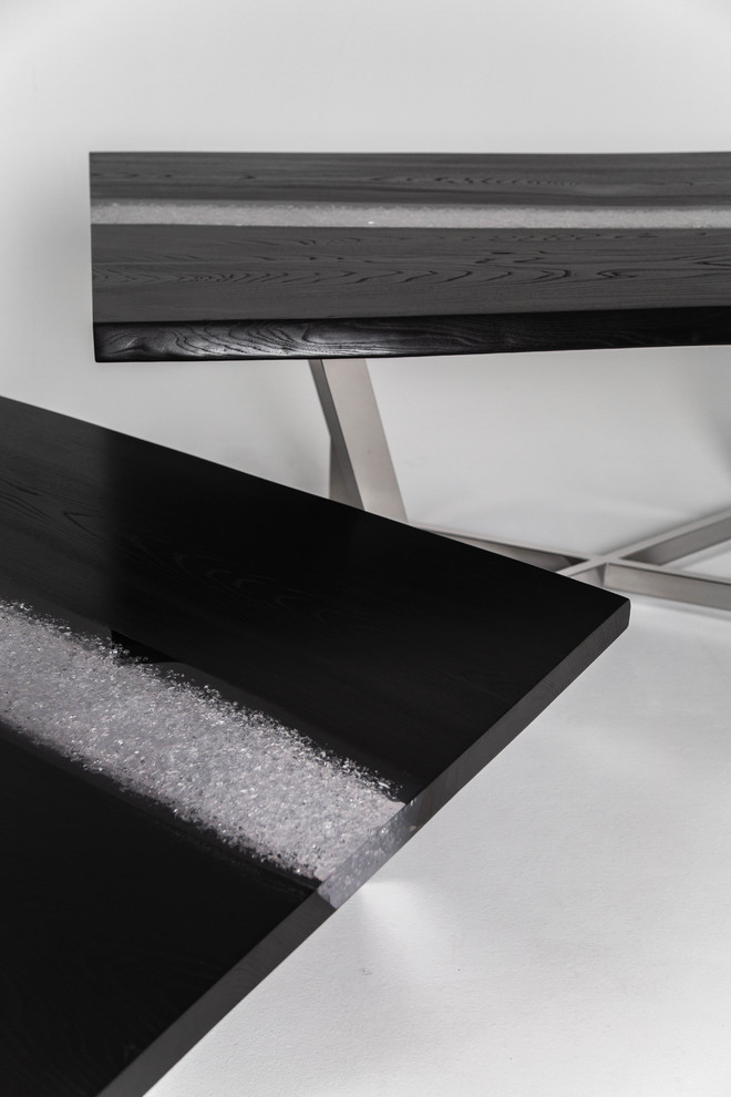 Стол-река из черного ясеня Black Diamond