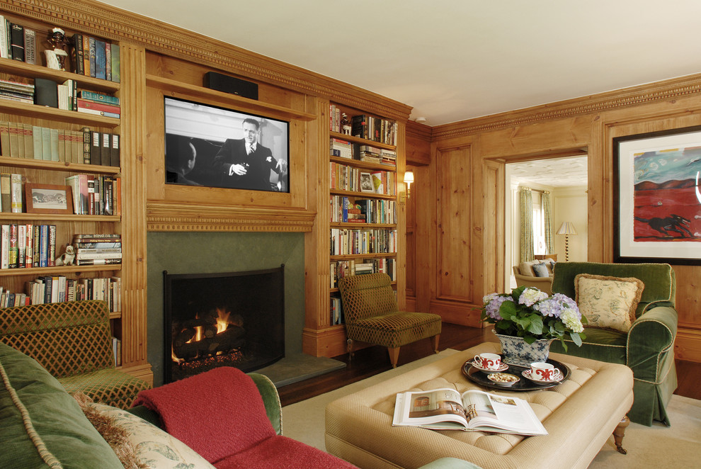 Inspiration for a traditional family room in Los Angeles.
