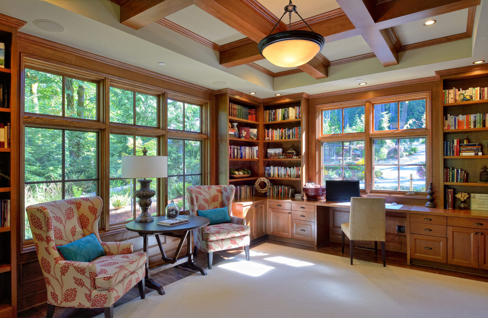 Photo of an arts and crafts home office in Seattle.