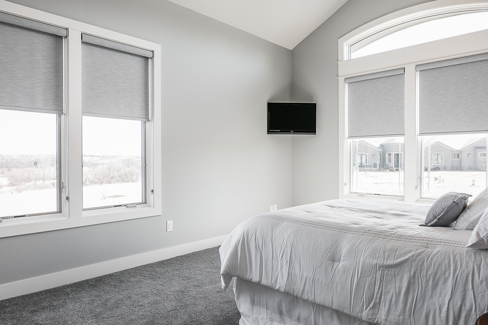 Home design - transitional home design idea