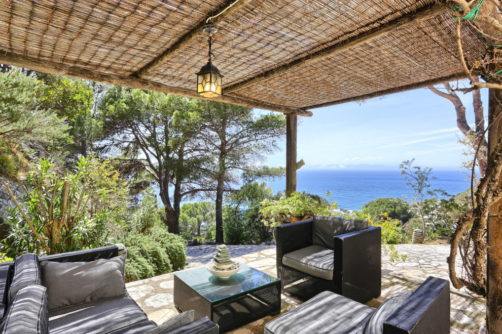 Immagine di una veranda mediterranea