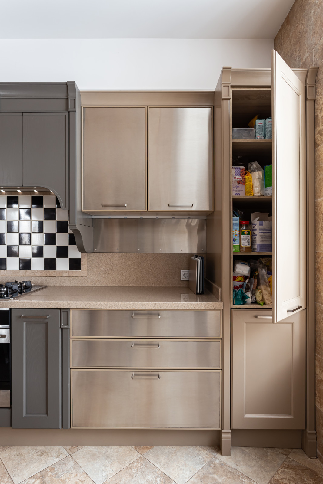 Стильная дизайнерская кухня