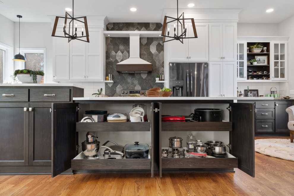 Transitional kitchen photo in Minneapolis