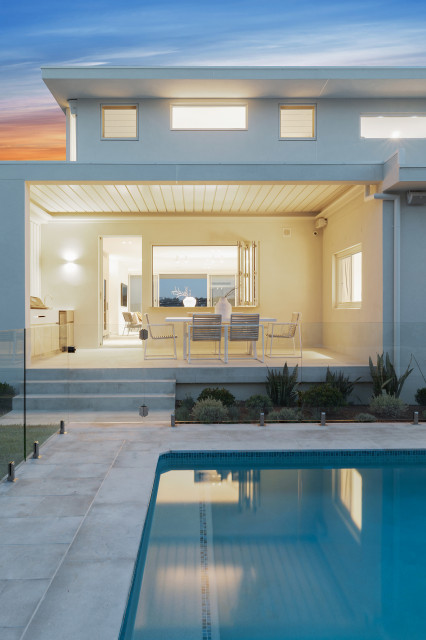 White House contemporary-exterior