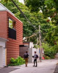 Rotated bricks animate facade of Garden Laneway House in Toronto 