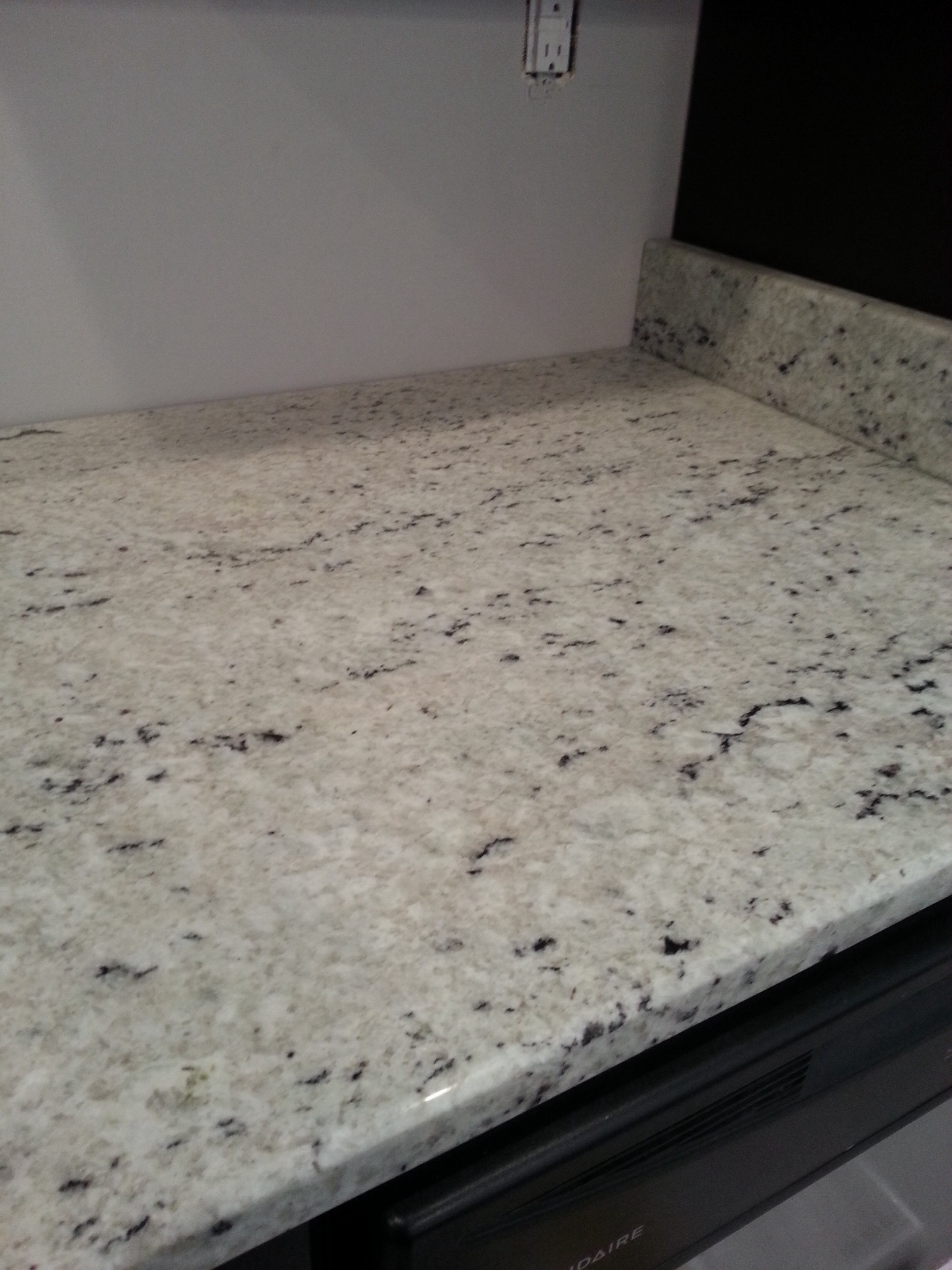 Colonial White Granite Tile, Slabs For Interior & Exterior Projects