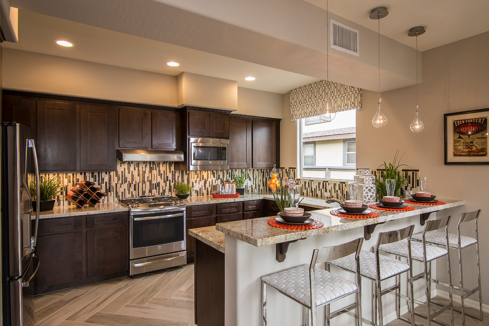 Transitional kitchen photo in Phoenix