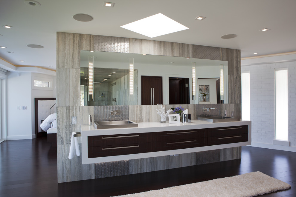 Inspiration for a contemporary bathroom in Other.