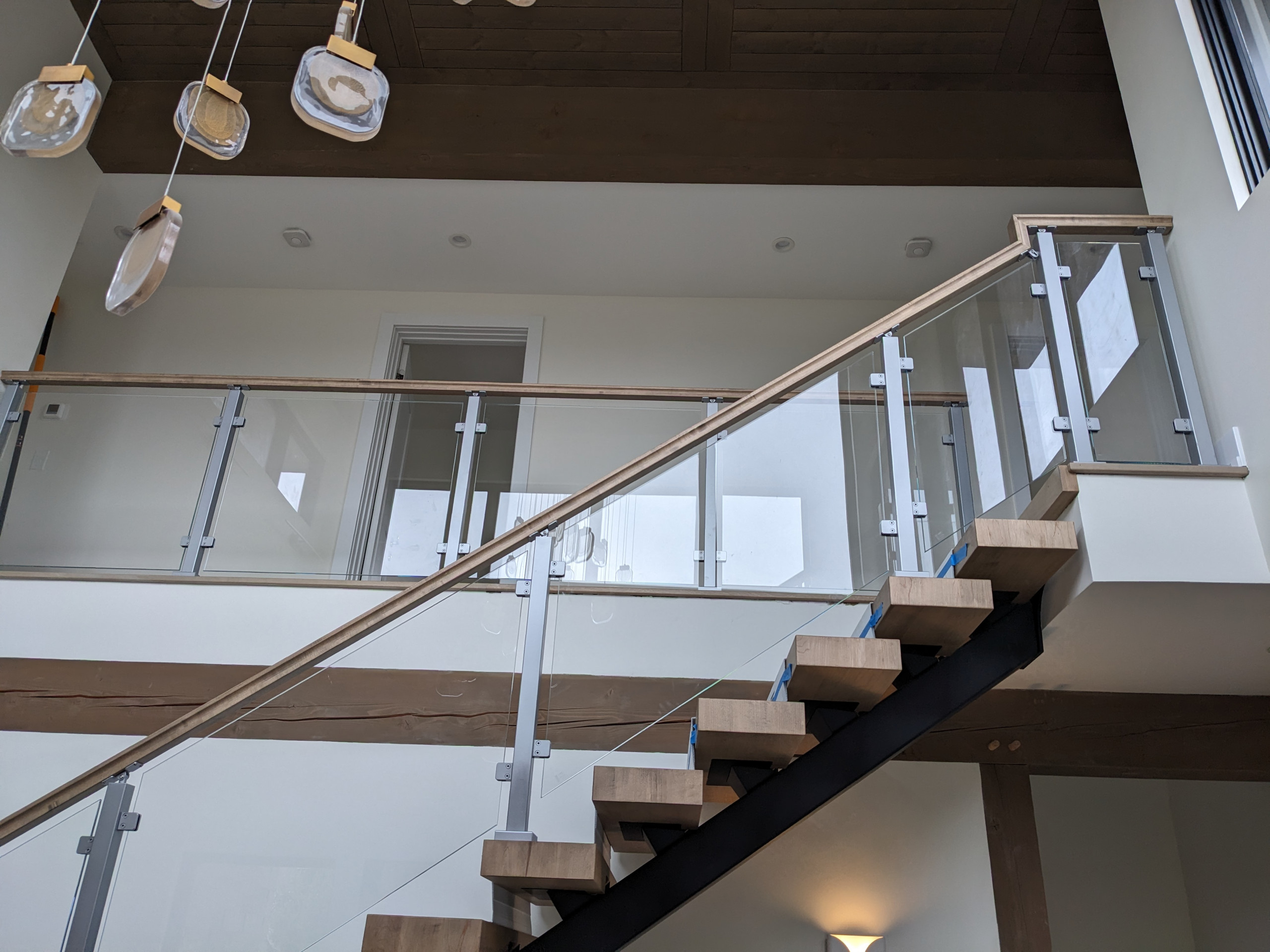 Floating stairs - Mono stringer