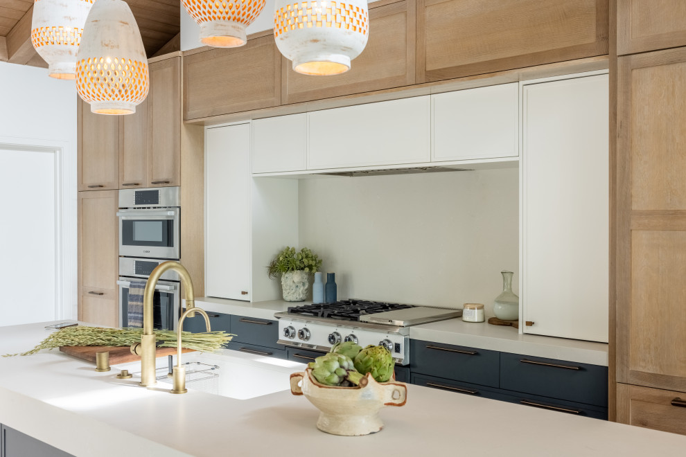 Transitional kitchen photo in Orange County