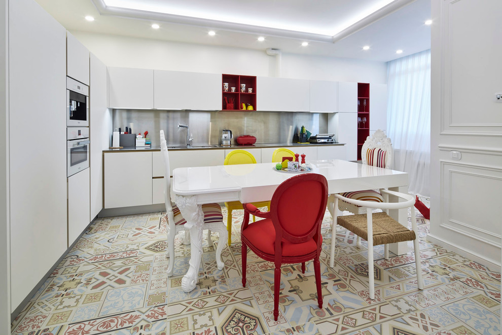 Inspiration for an eclectic l-shaped separate kitchen in Moscow with flat-panel cabinets, white cabinets, beige splashback, white appliances and no island.