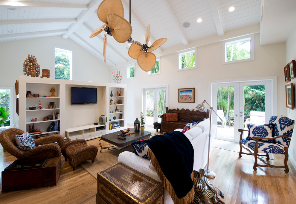 Example of a transitional living room design in Miami