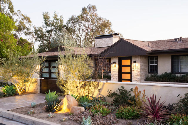 ENTRY contemporary-exterior