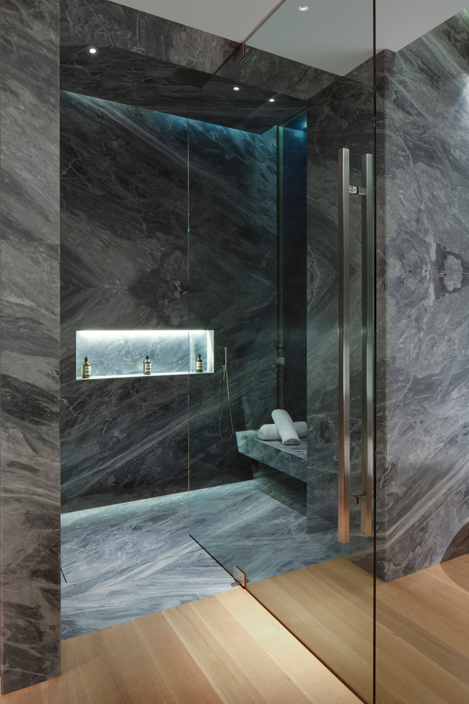 Example of a trendy bathroom design in Los Angeles