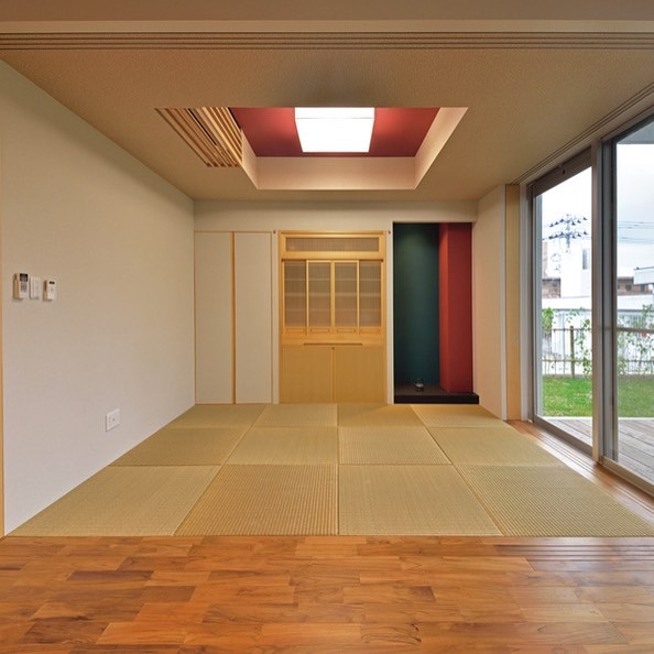 西原町の家 moderne-salle-de-sejour