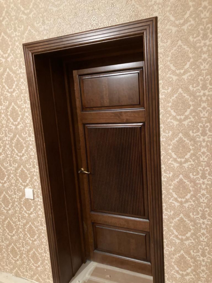 Двери из массива (фото работ с нескольких объектов)