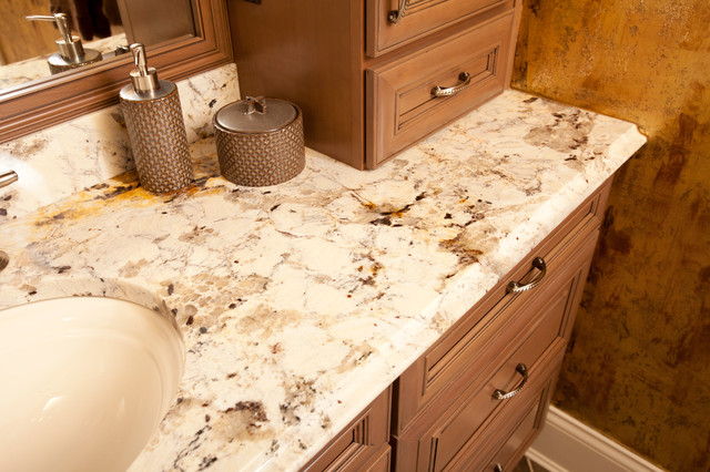 Upscale Condo Bathroom Projects classico-stanza-da-bagno
