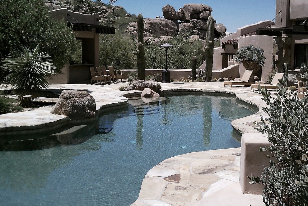 Photo of a mediterranean pool in Phoenix.