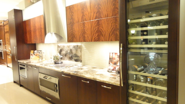 NEFF of Chicago Showroom  Contemporary  Kitchen  Chicago  by NEFF of Chicago Custom 