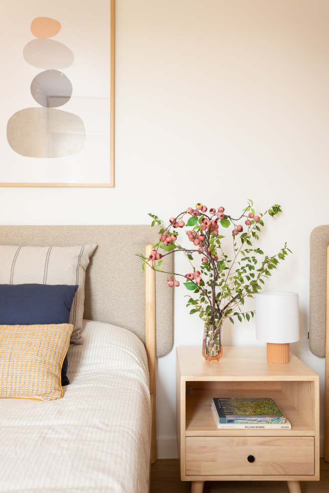 Design ideas for a medium sized scandi guest bedroom in Madrid.