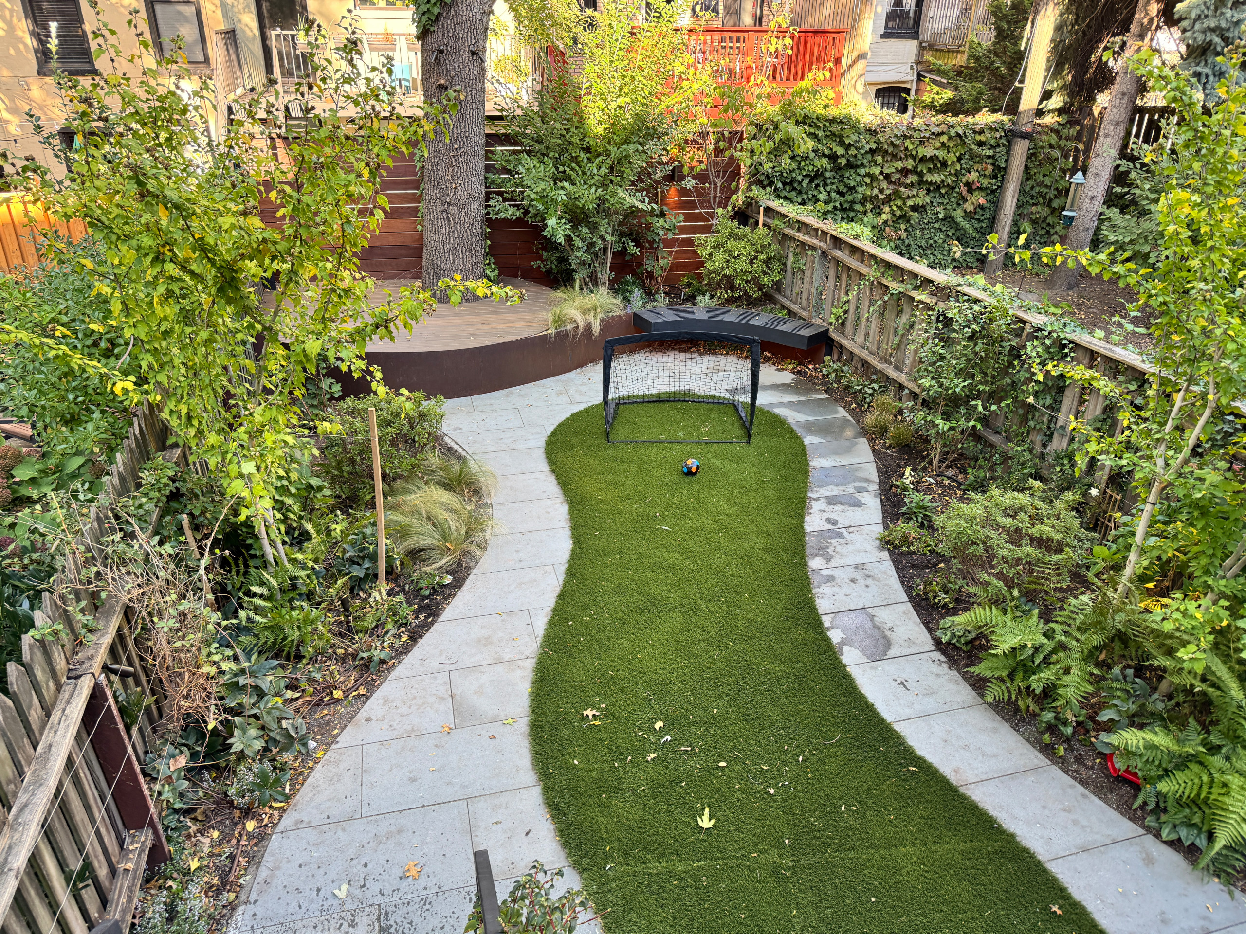Park Slope curvy garden
