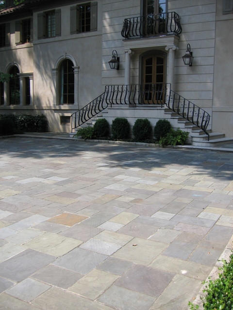 Home design - huge traditional home design idea in Atlanta