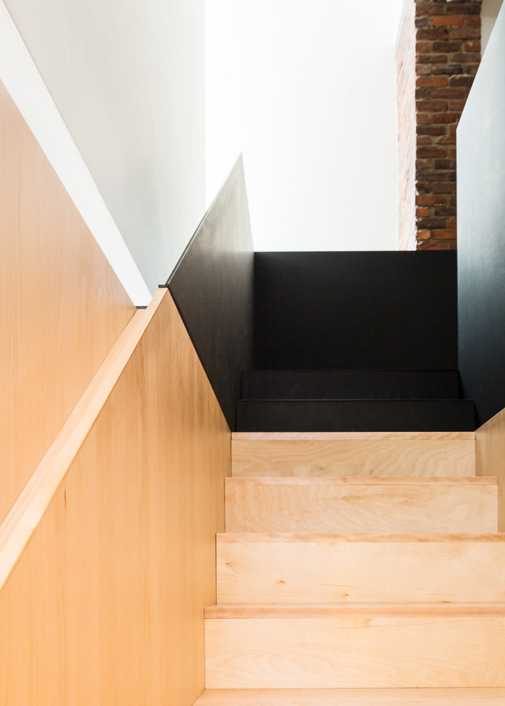 Design ideas for a contemporary staircase in Montreal.