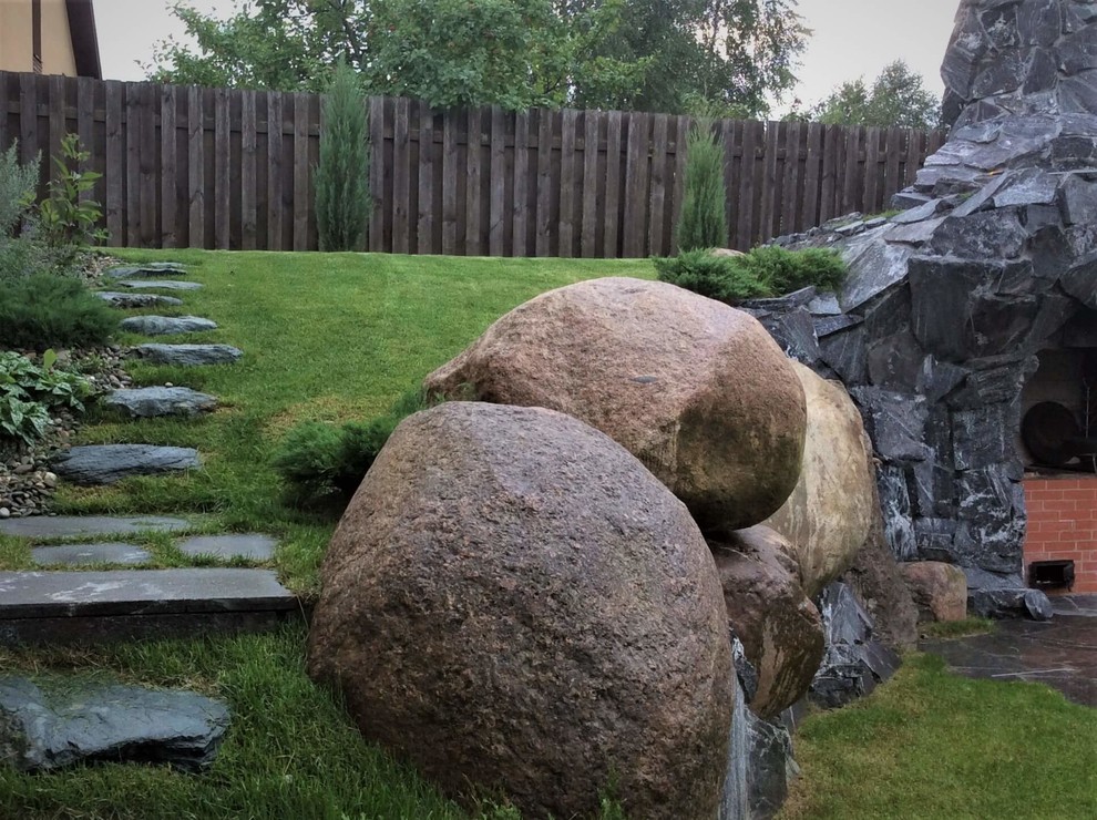 HI-TECH на обломках мегалитового комплекса