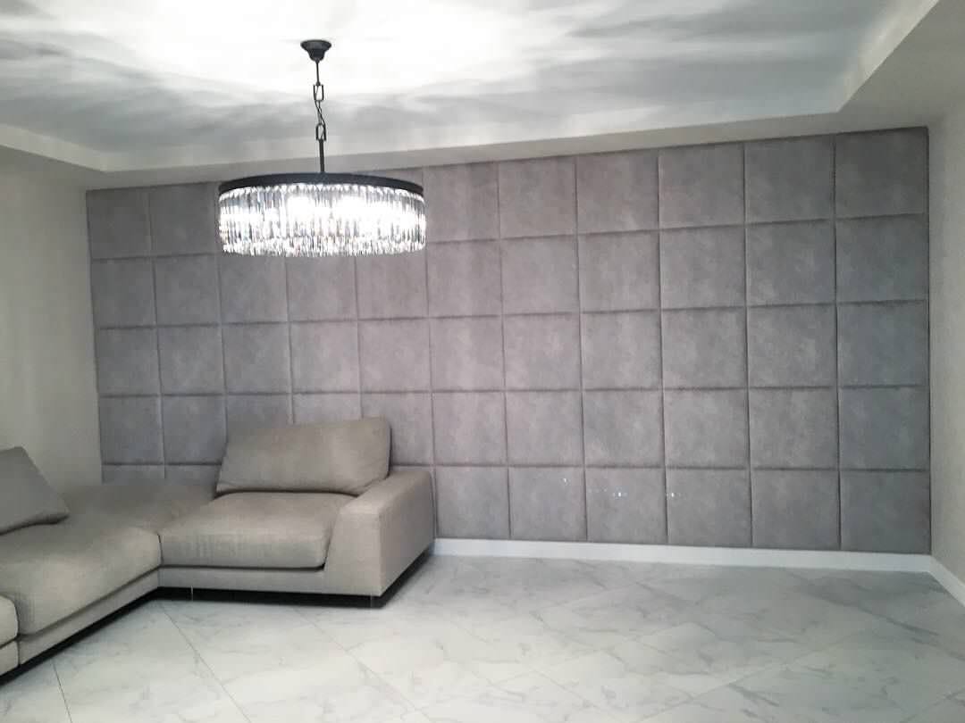 Мягкие панели в гостиной  коллекция «Квадро»