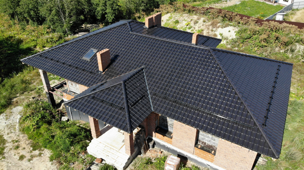 Смонтировали керамическую черепицу Nelskamp