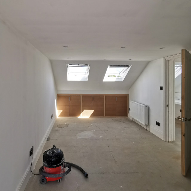 Loft bedroom modern-bedroom