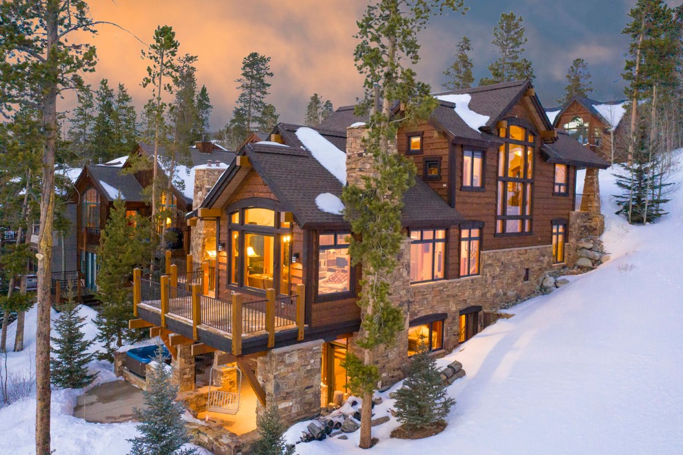 Mountain style home design photo in Denver