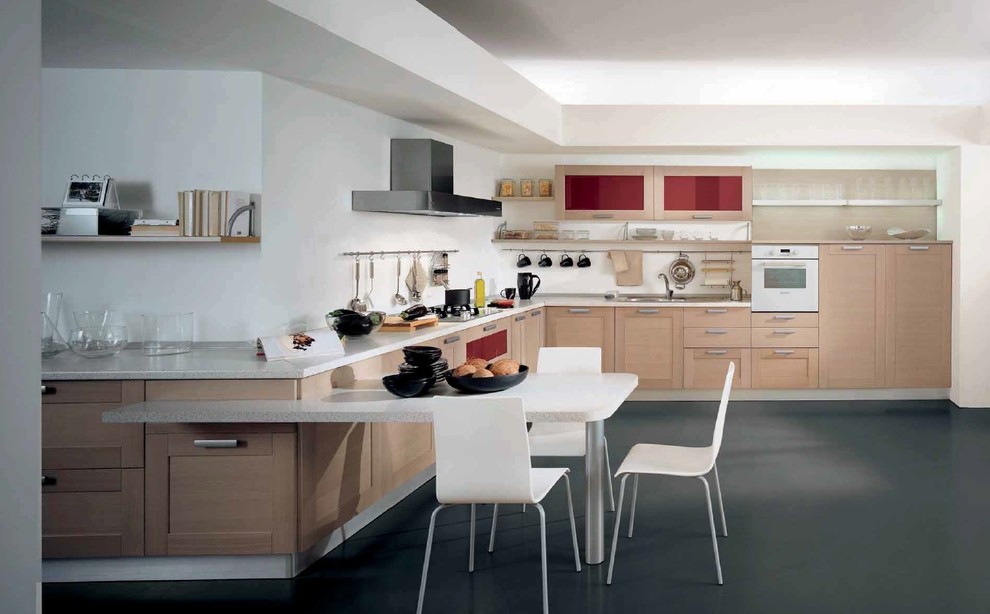 S75, Venere, шпон дуба, окрашенное стекло.