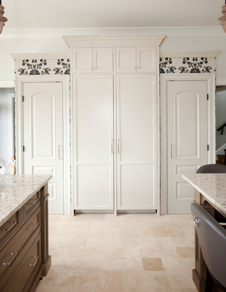 This is an example of a transitional kitchen in Vancouver.