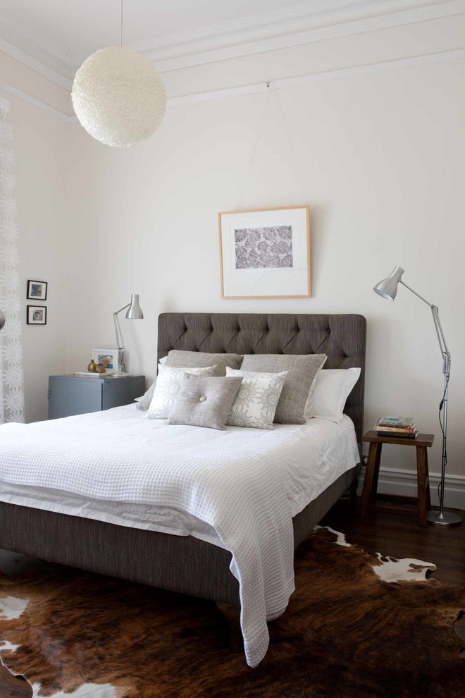 This is an example of a midcentury bedroom in Adelaide.