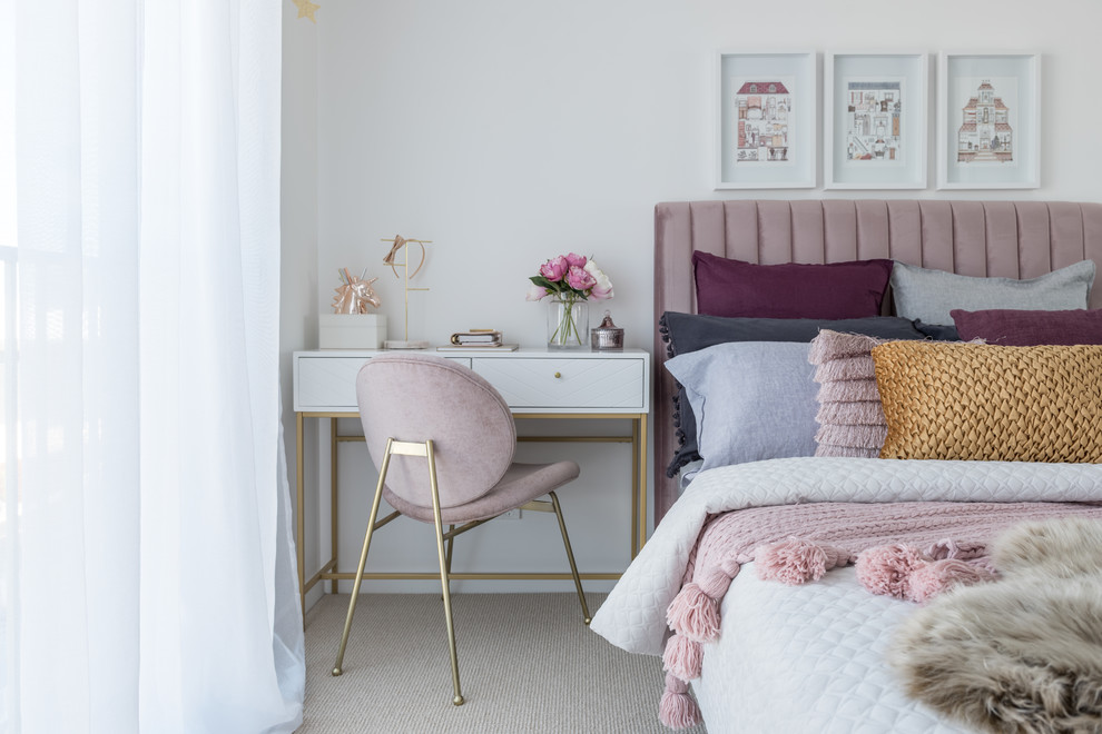 Inspiration pour une chambre grise et rose design.