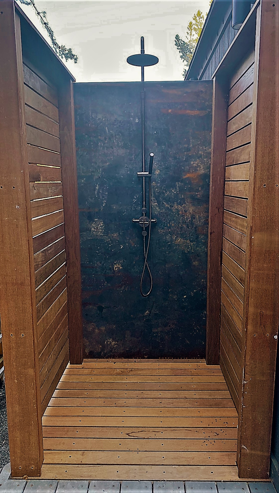 Outdoor Shower - Ipe & steel - Oakland Hills CA