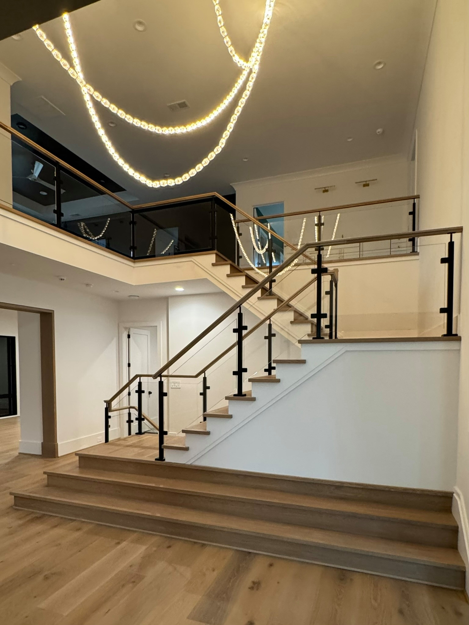 134_Modern White Oak Stair with Glass Balustrade, Vienna, VA 22180