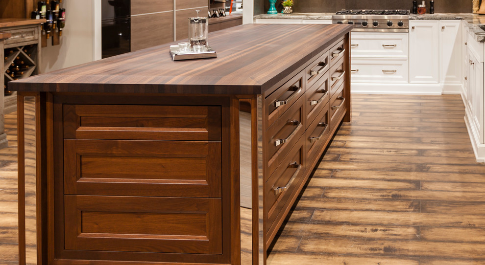 Example of a transitional kitchen design in Toronto