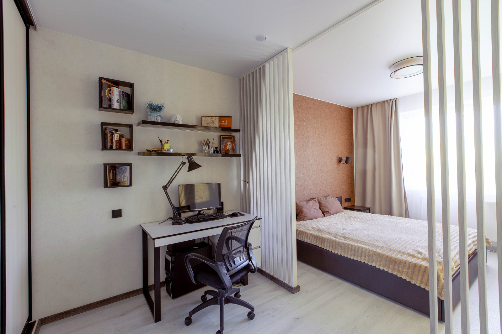 Дизайн - проект однокомнатной квартиры для молодой пары. Фотографии реализации.