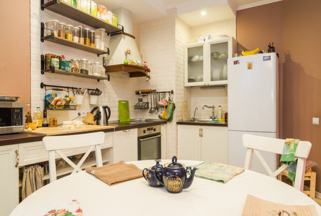 Квартира с авторским декором и Поллоком, захватившим балкон