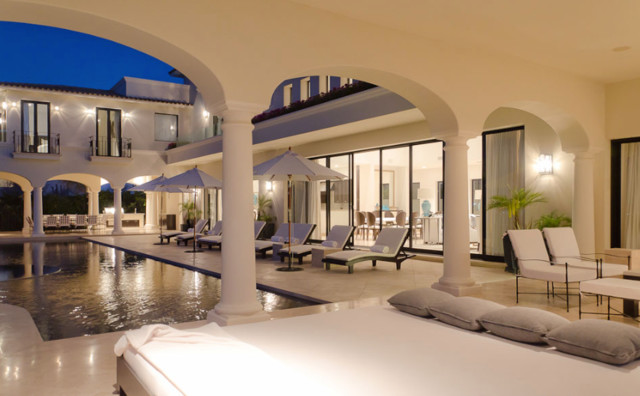 VILLA contemporary-swimming-pool