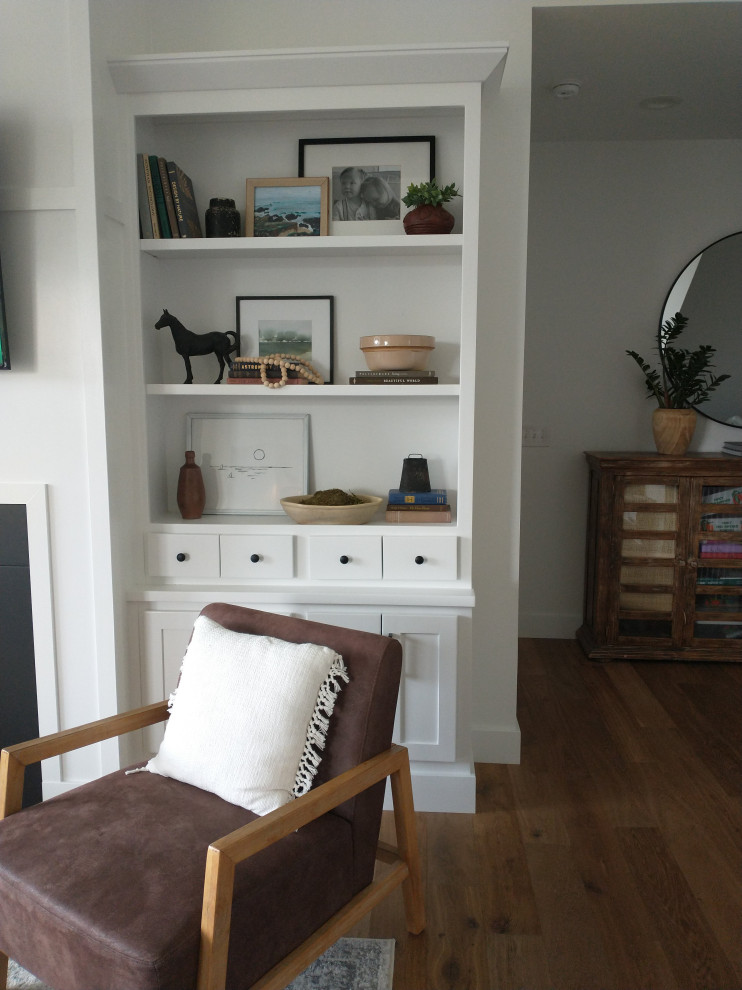 Inspiration for a transitional home design remodel in St Louis