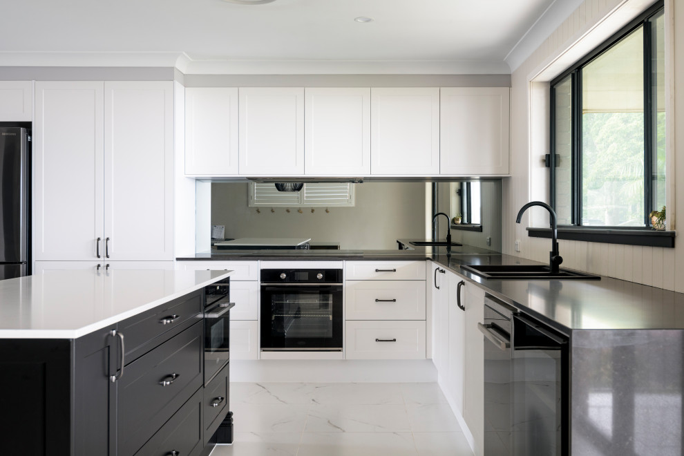 Black and White Kitchen