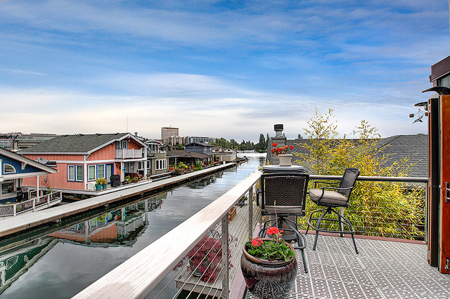 A Porthole Into Houseboats As Sleepless In Seattle Turns 25