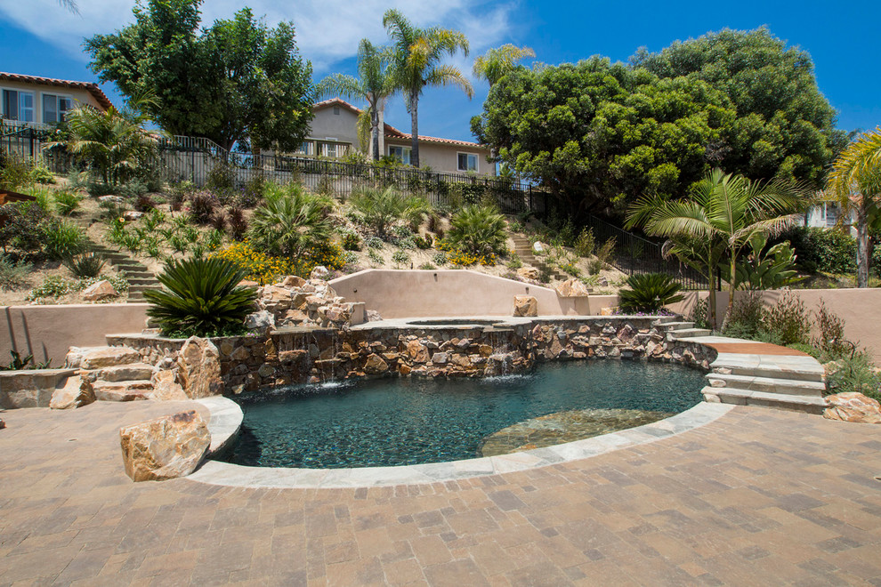 Design ideas for a traditional pool in San Diego.