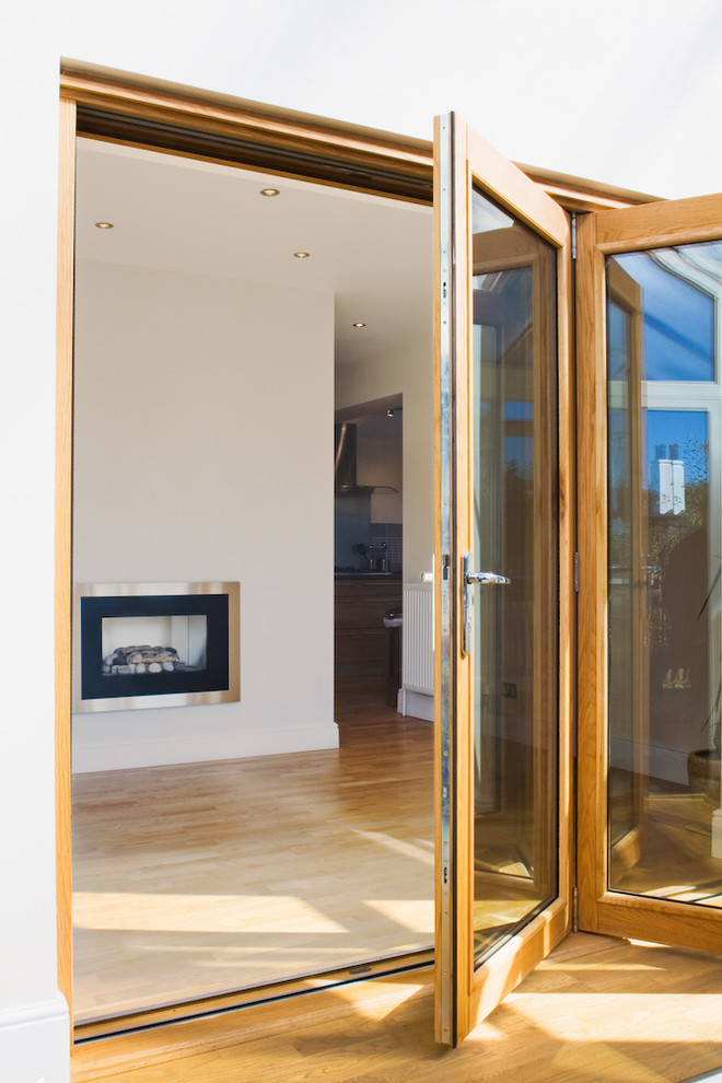 Design ideas for a small contemporary home design in Devon.