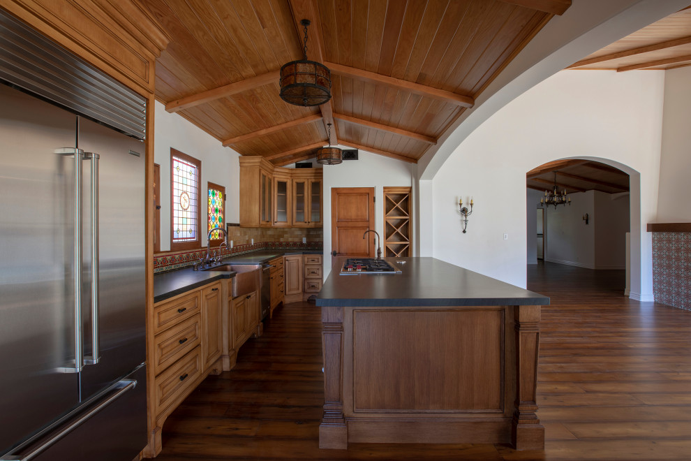 Inspiration for a rustic kitchen remodel in Los Angeles