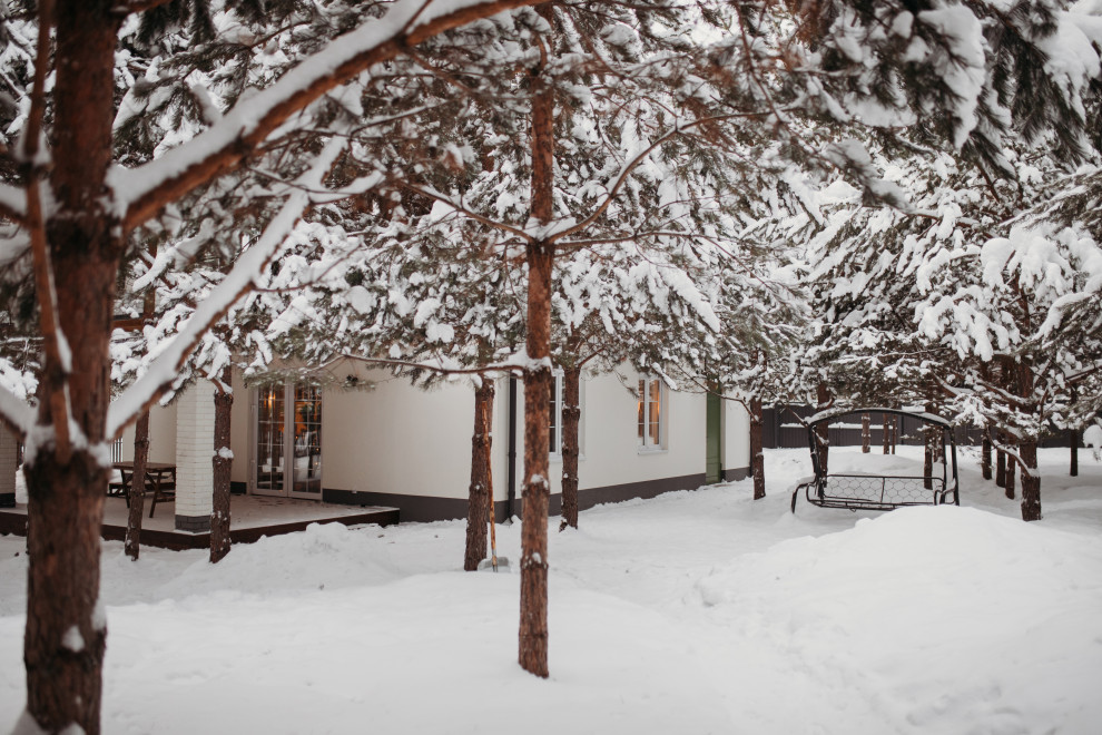 Дом в соснах